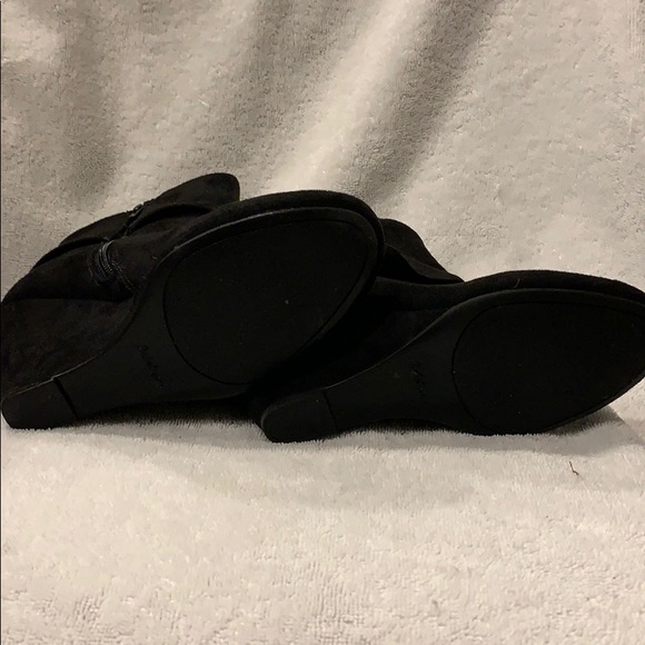 Black Suede ankle boots - Picture 3 of 3